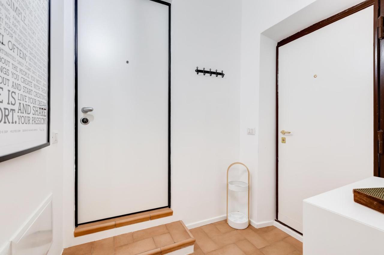 Lovely And Modern Flat Near The Colosseum Roma Exterior foto